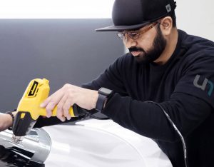 Removing car window tint in Rockingham